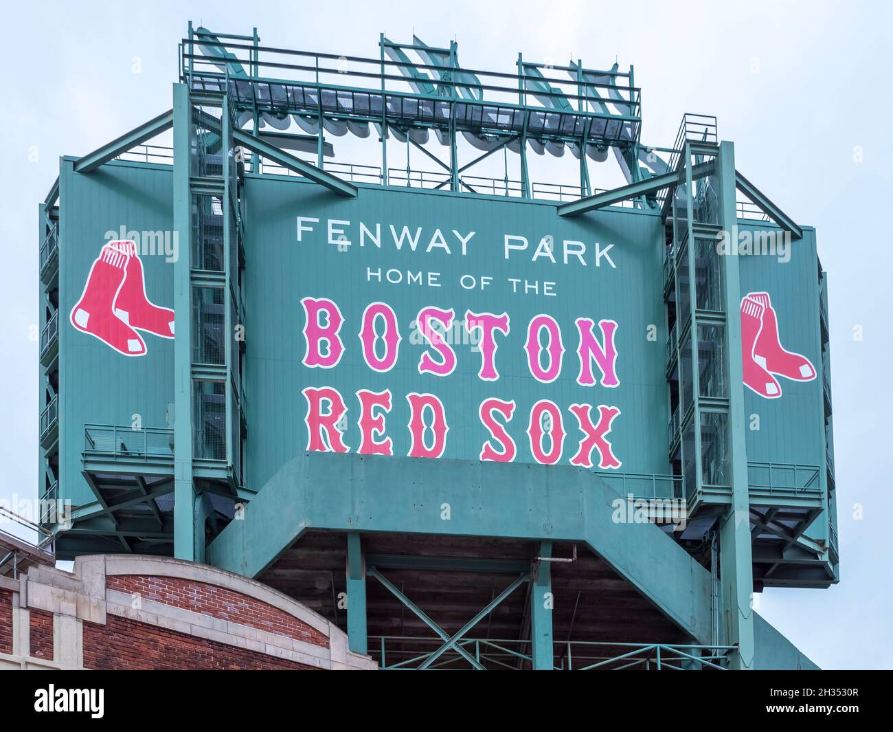 Fenway park scoreboard hi-res stock photography and images - Alamy