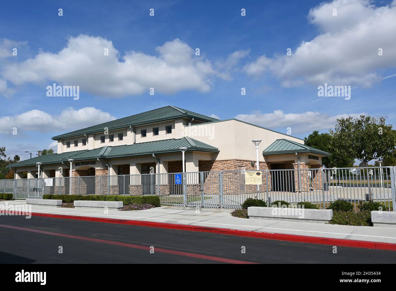 TUSTIN, CALIFORNIA - 24 OCT 2021: Multipurpose Building at Heritage Elementary, provides high-quality STEAM learning opportunities to all students. Stock Photo