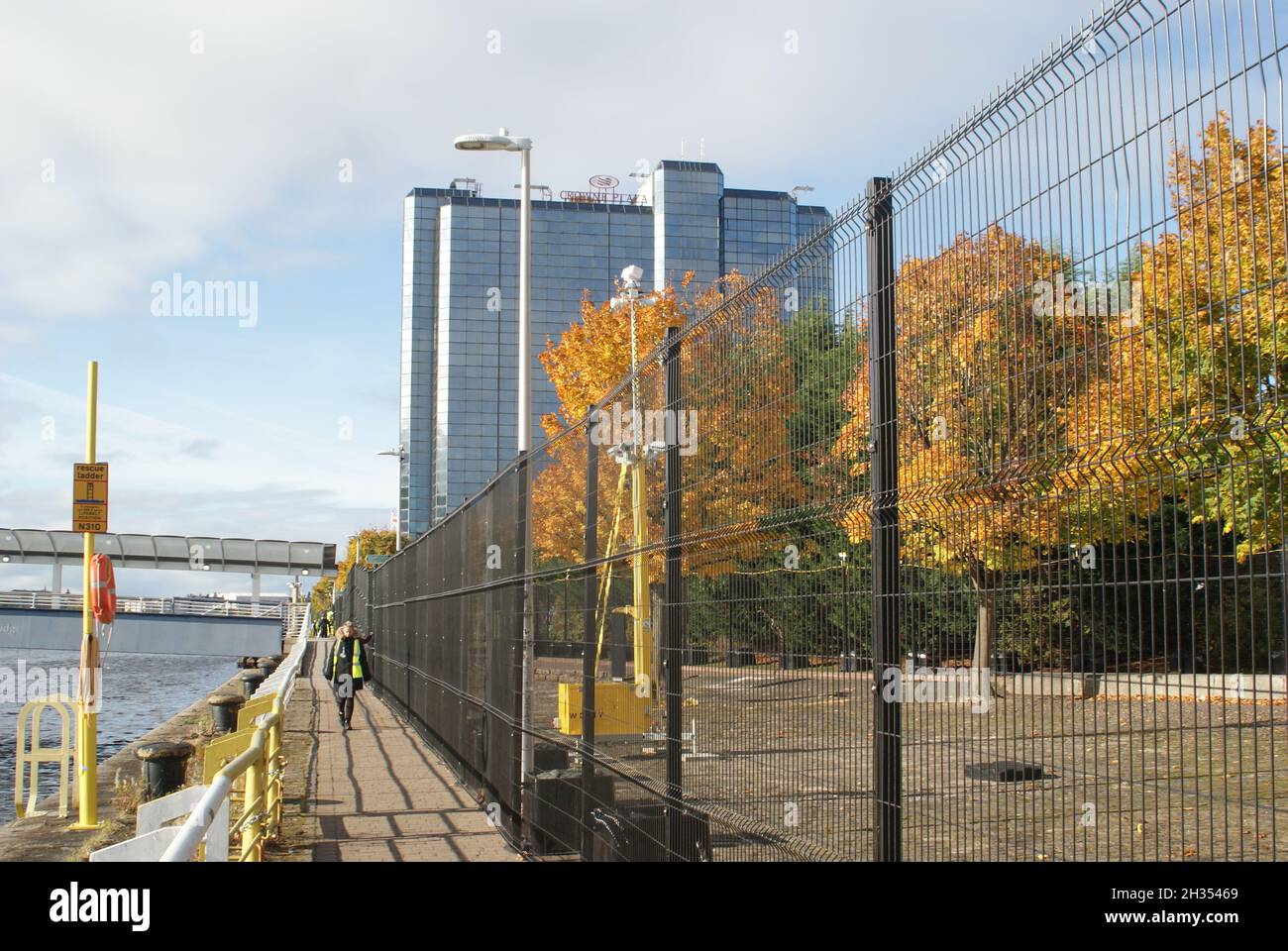 COP26 Glasgow Fencing Along The Clyde Stock Photo Alamy
