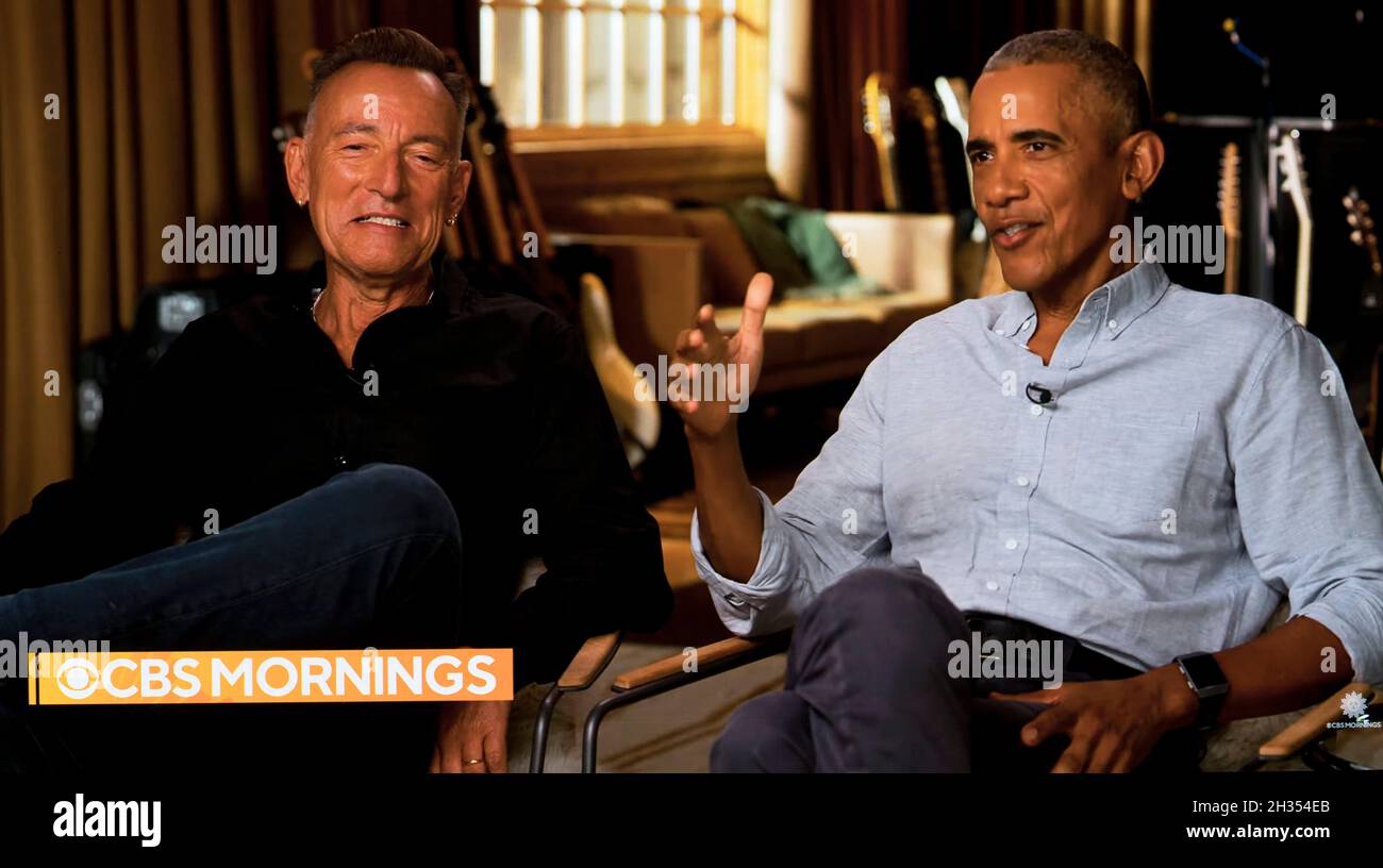 October 25, 2021 - Colts Neck, New Jersey, USA - BRUCE SPRINGSTEEN and  BARACK OBAMA are interviewed by CBS's Anthony Mason prior to the release of  their new book, 'Renegades: Born in