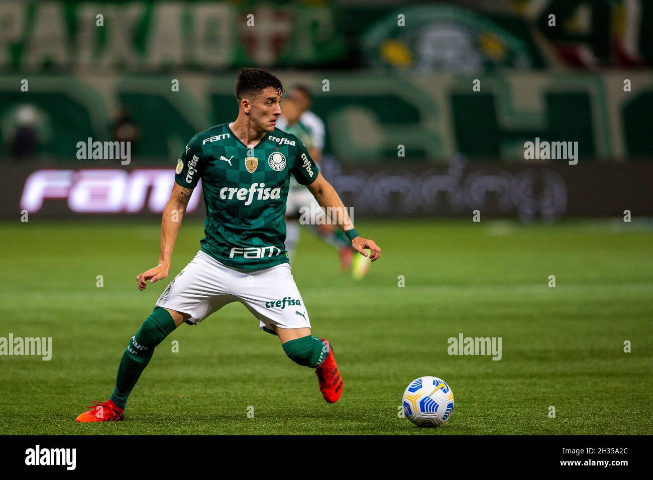 Piquerez of Palmeiras drives the ball the ball during a match between  News Photo - Getty Images