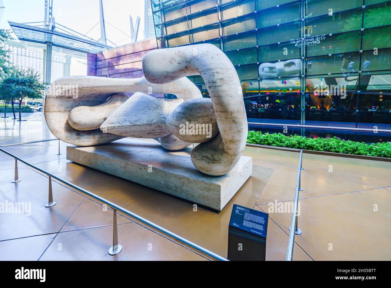 Las Vegas, Nevada, USA - October 1, 2021   Las Vegas Aria Resort and Casino fine art collection, Henry Moore statue outside of hotel Stock Photo