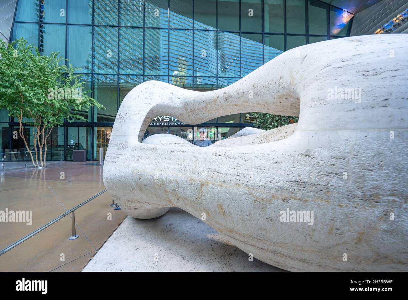 Las Vegas, Nevada, USA - October 1, 2021   Las Vegas Aria Resort and Casino fine art collection, Henry Moore statue outside of hotel Stock Photo