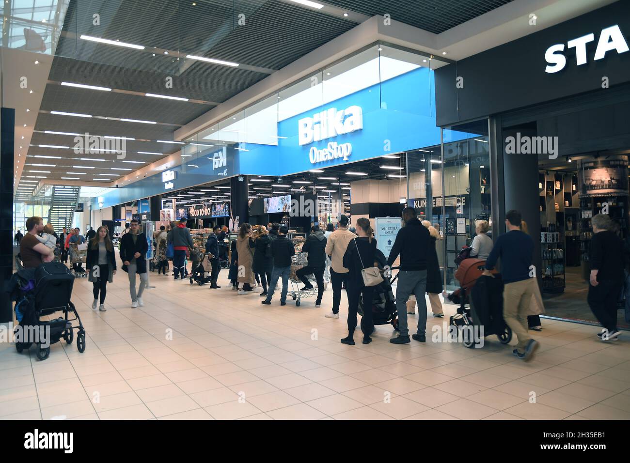 Copenhagen /Denmark / 24 October 2021 / Custómers shoping at Bilka huge  grocery store in danish capital Copenahgen. (Photo. FRRcis Joseph Dean/Dean  Pictures Stock Photo - Alamy