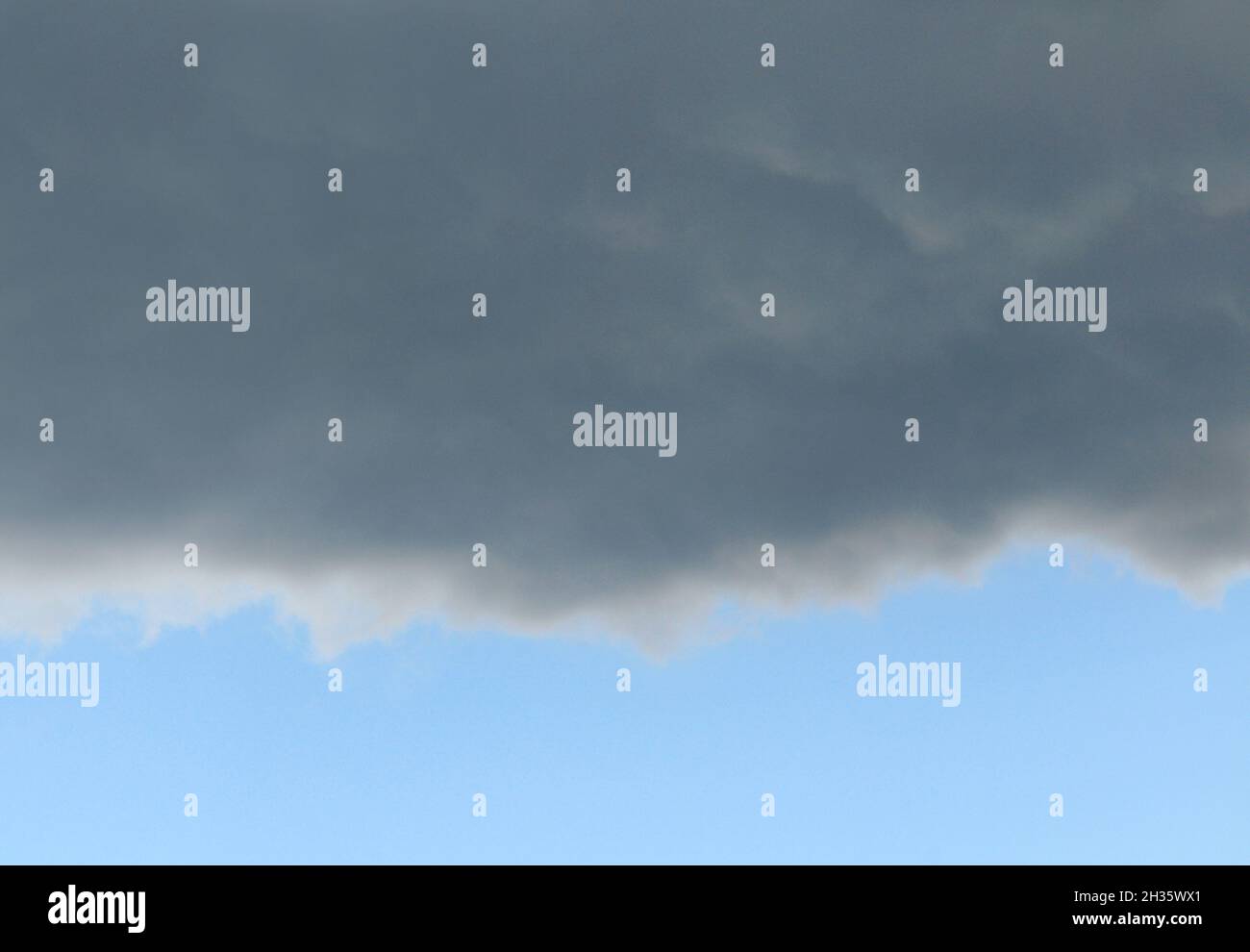 Nimbostratus rain cloud Stock Photo Alamy