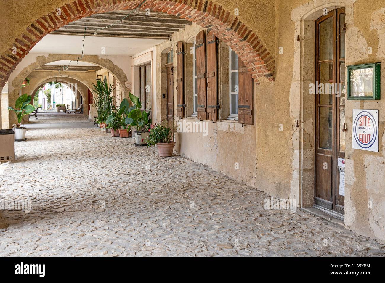 The arcades of the square 'Place Royale' at Labastide-d'Armagnac, Bas-Armagnac, France Stock Photo