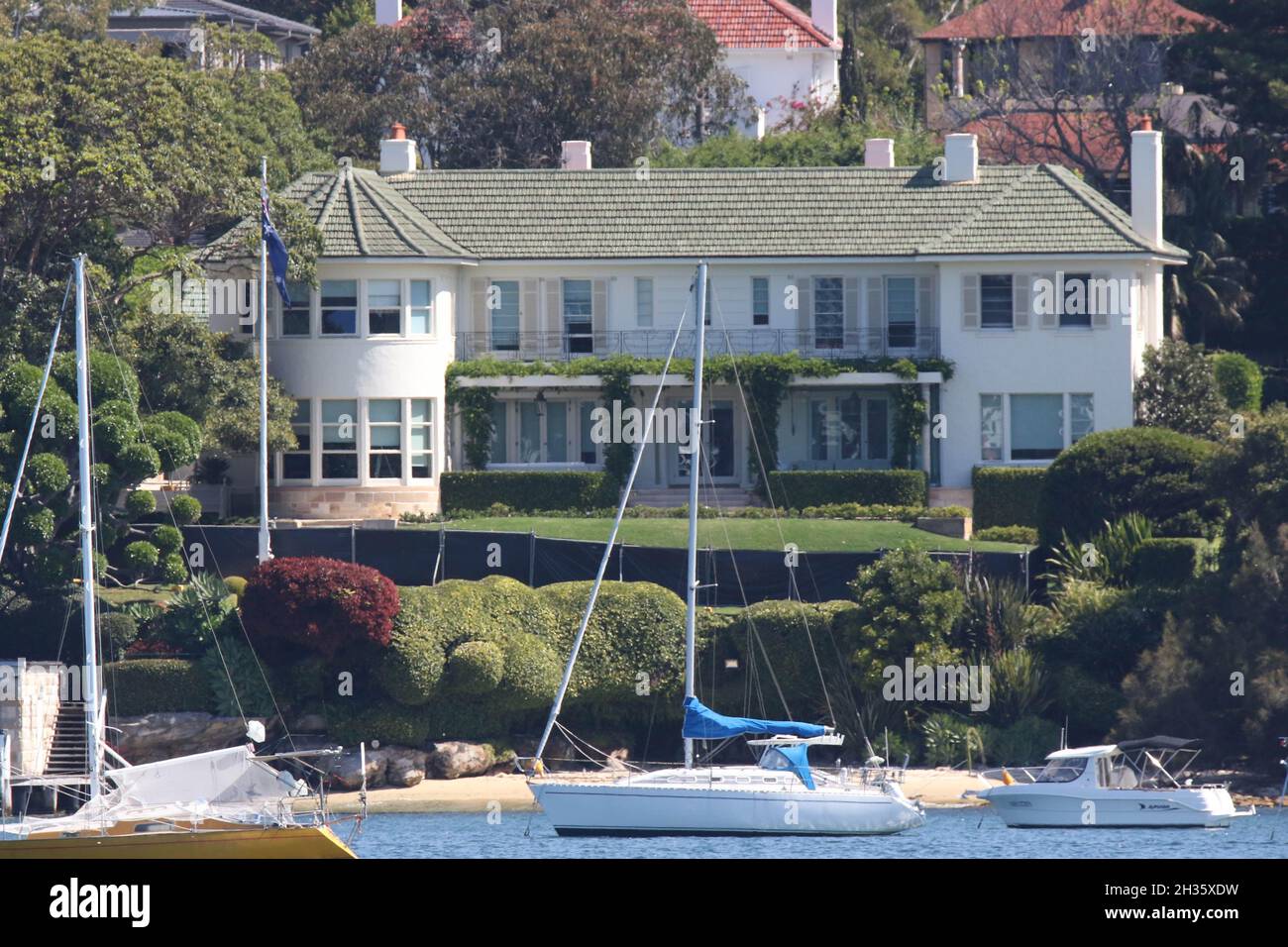 Sydney, Australia. 26th October 2021. American actress Julie will quarantine at a mansion at 25 Coolong Road, Vaucluse ahead of filming romantic comedy Ticket to Paradise in Queensland alongside George Clooney.