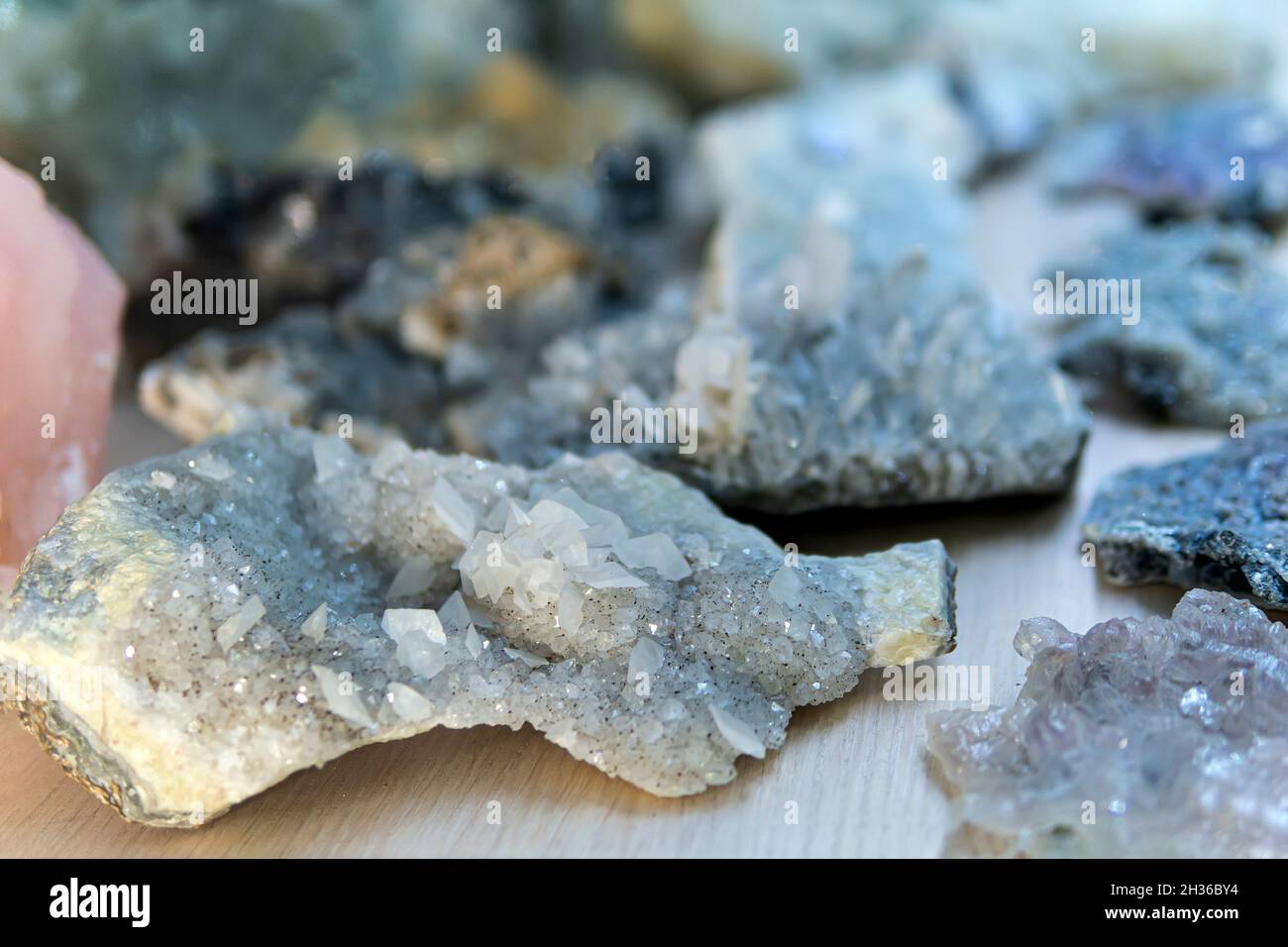 Crystal stones hi-res stock photography and images - Alamy