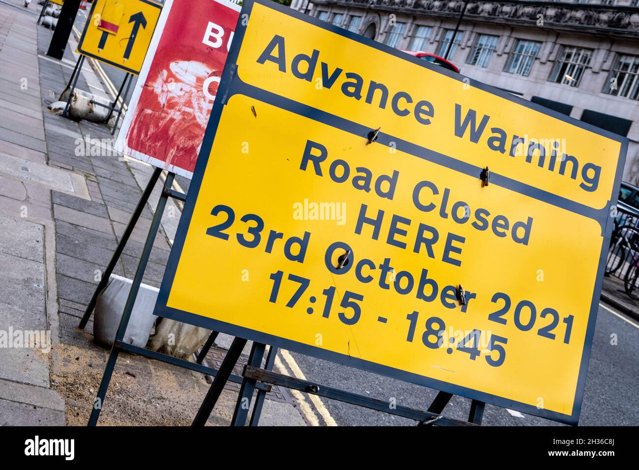 Advance Warning Of Road Closure On Waterloo Bridge Central London England UK With No People Stock Photo