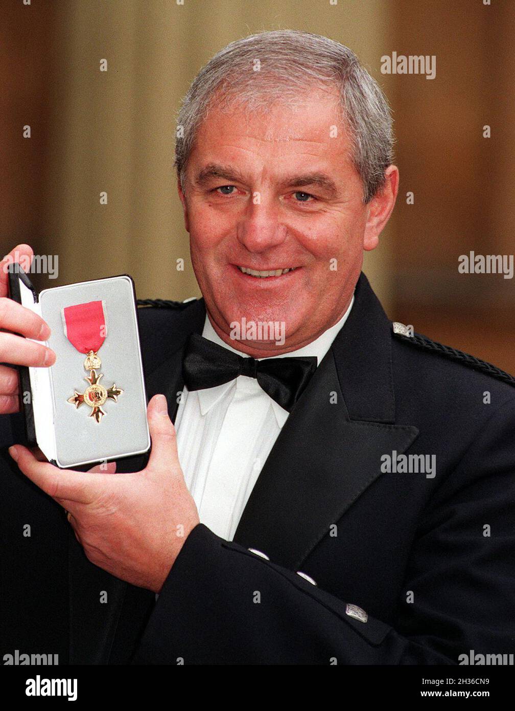 Glasgow rangers manager walter smith receives obe at buckingham palace