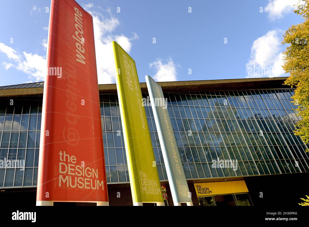 London, England, UK. The Design Museum, Kensington High St. (Founded 1989 by Terence Conran and Stephen Bayley) Stock Photo