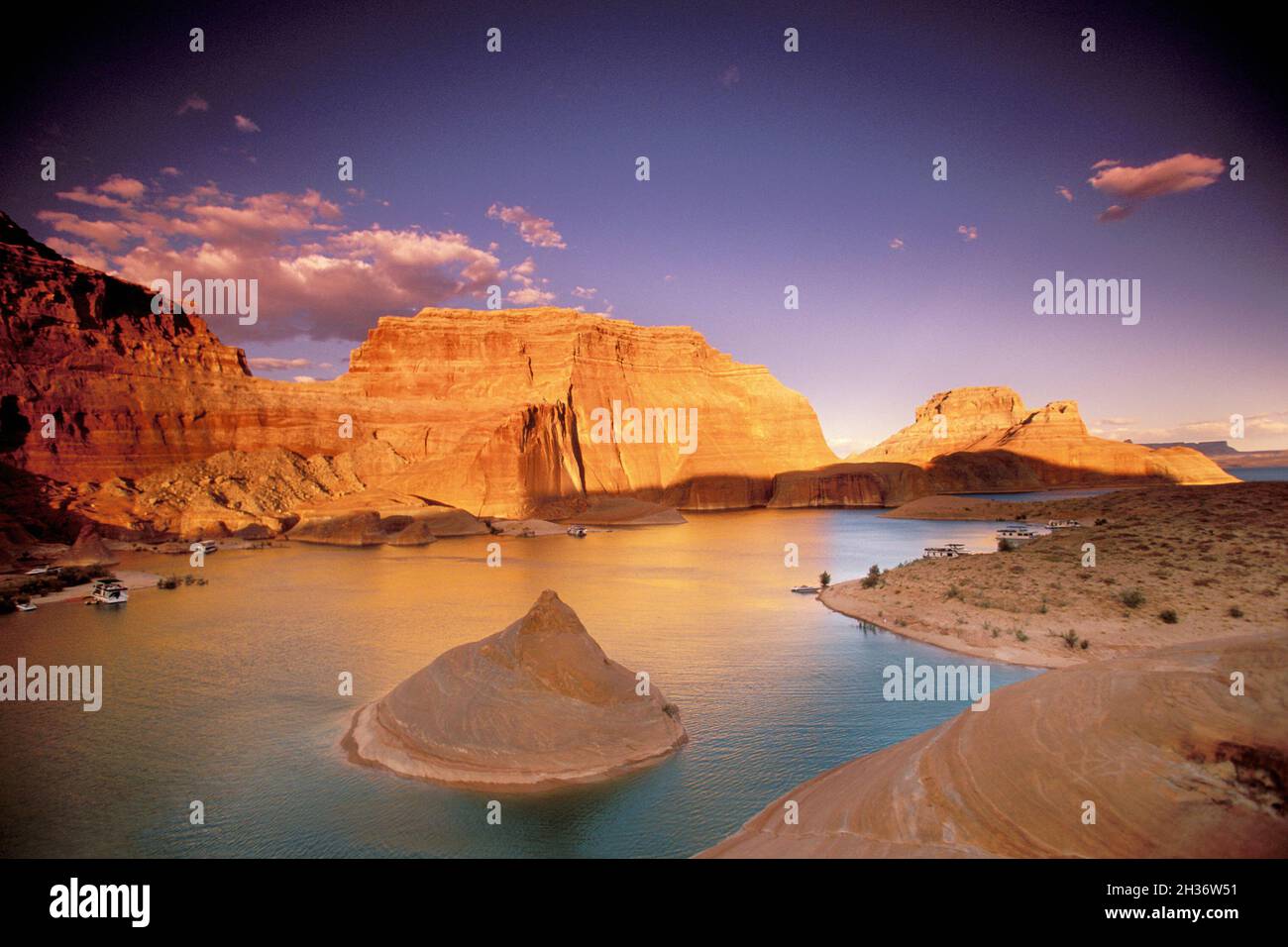 USA, UTAH . GUNSIGHT BUTTE Stock Photo Alamy