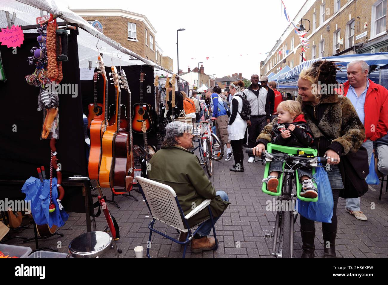 ENGLAND. LONDON. BROADWAY MARKET IN HAGGERSTON IN THE LONDON BOROUGH OF HACKNEY Stock Photo