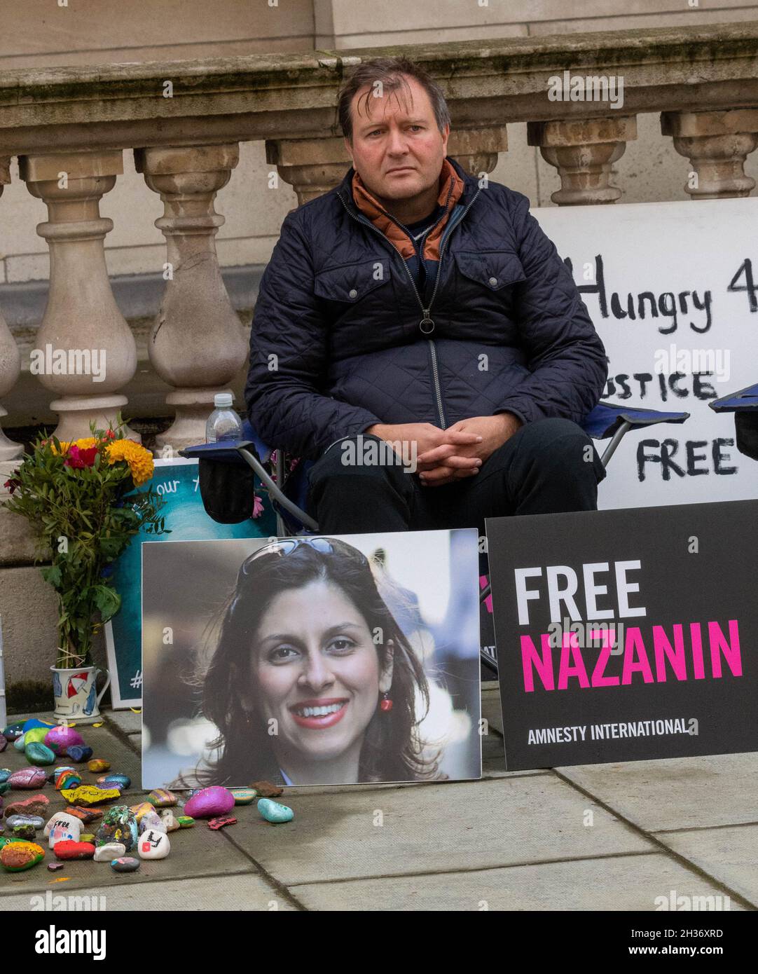 London, UK. 26th Oct, 2021. Richard Ratcliffe, husband of imprisoned Nazanin Zaghari-Ratcliffe, on hunger strike for her release outside the Foreign and Commonwealth Office London UK Credit: Ian Davidson/Alamy Live News Stock Photo