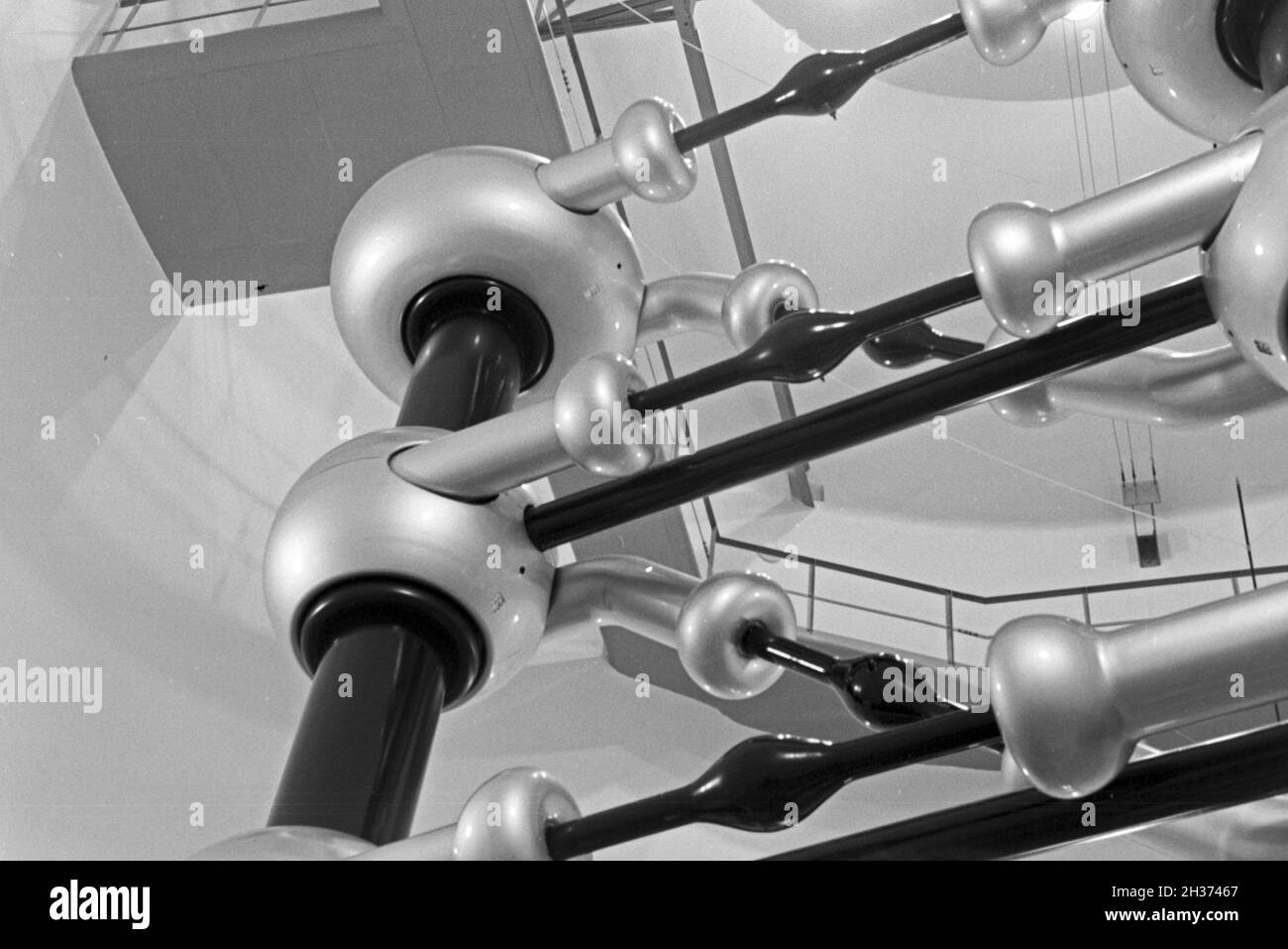 Mitarbeiter des Kaiser Wilhelm Instituts für Physik in Berlin Dahlem im