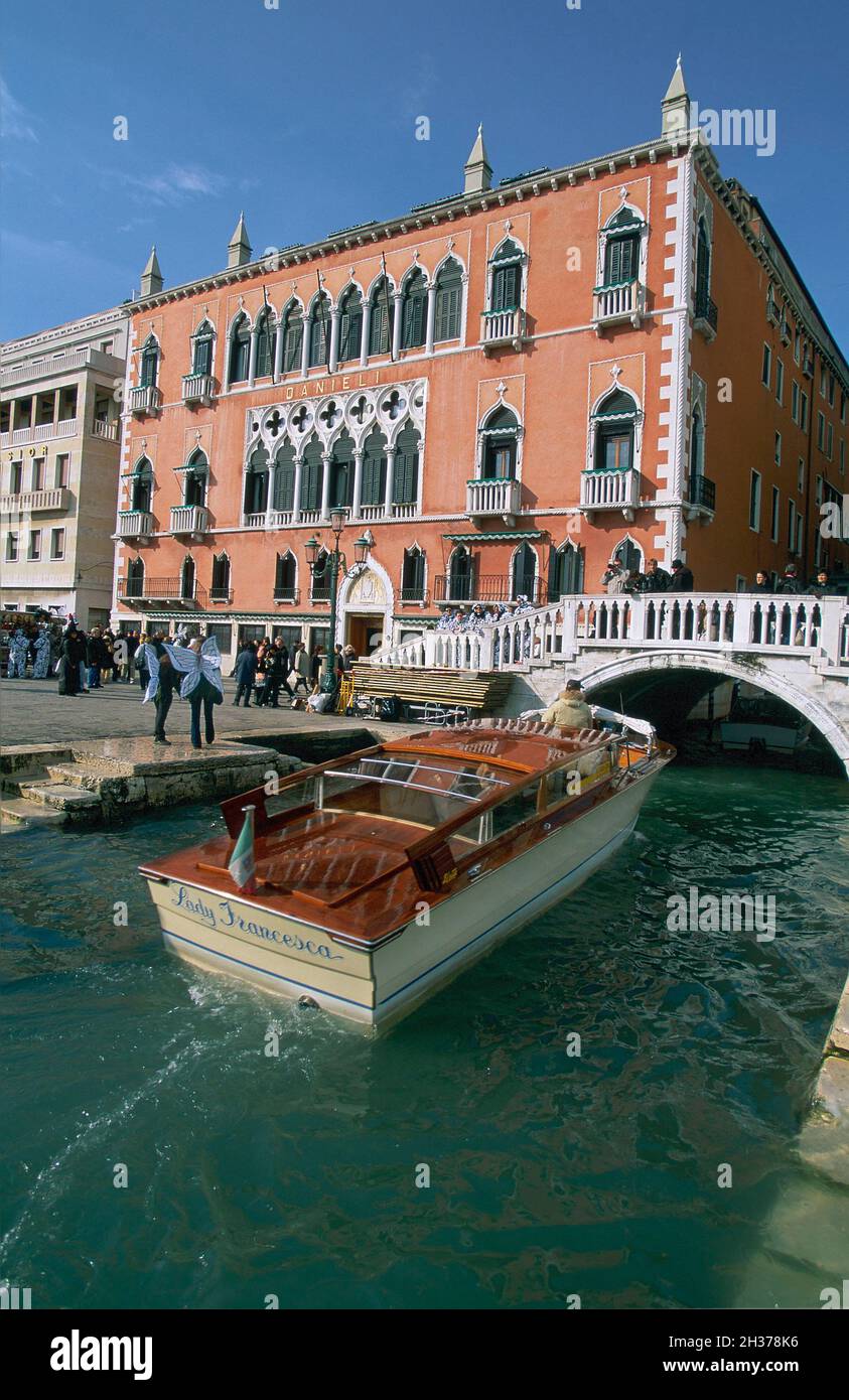 ITALY, VENETO, VENICE, LISTED AS WORLD HERITAGE BY UNESCO, THE GRAND CANAL, DIANIELLI HOTEL Stock Photo