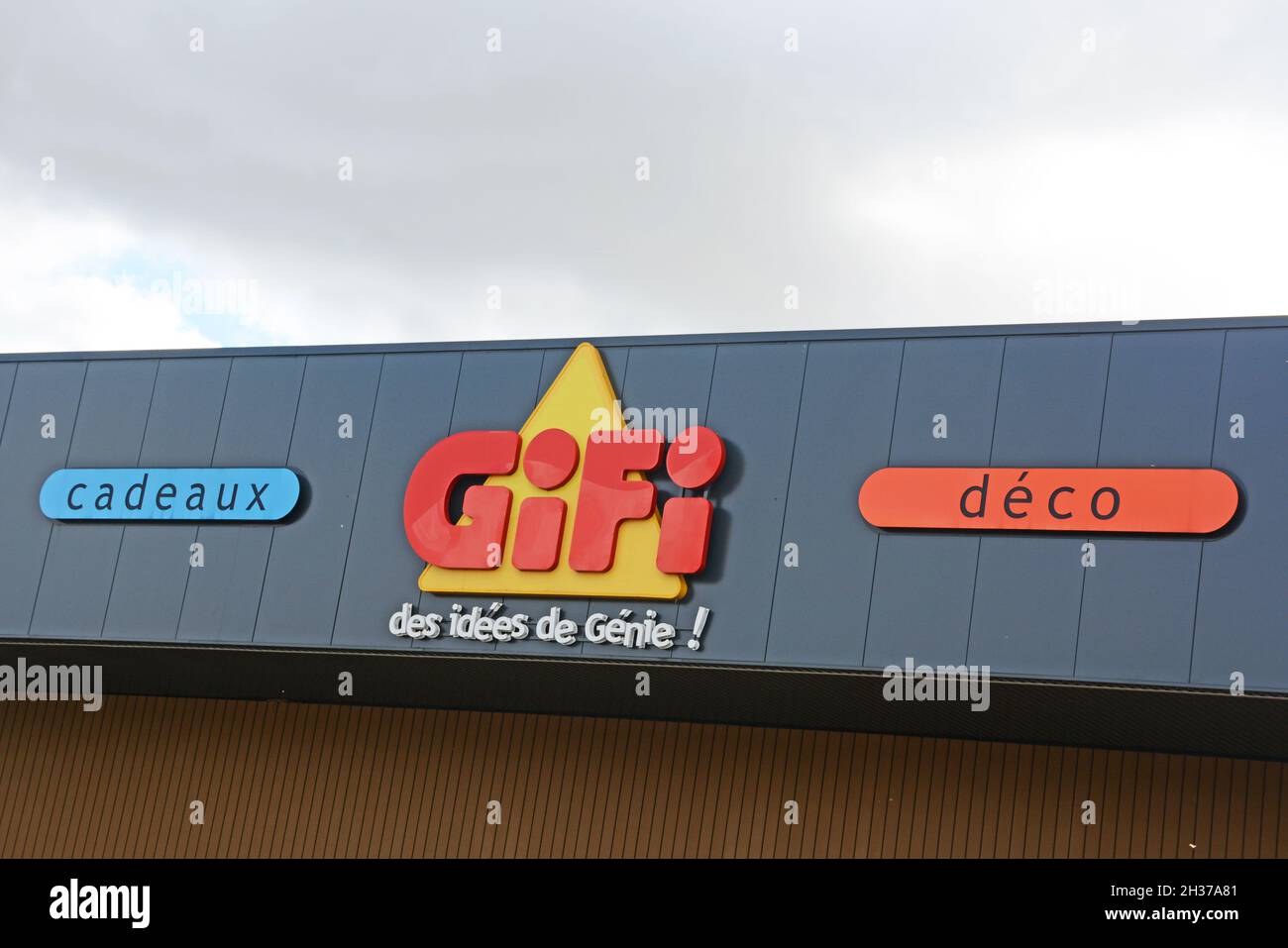 Gifi store, Issoire, France Stock Photo