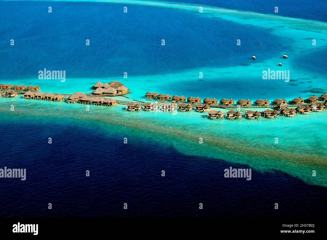 INDIAN OCEAN, MALDIVES, ALIFU ALIFU ATOLL, CONSTANCE HALAVELI RESORT AERIAL VIEW Stock Photo