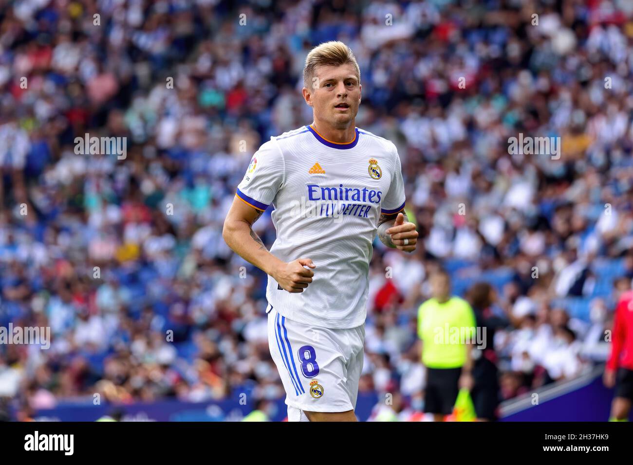 BARCELONA - OCT 3: Toni Kroos in action during the La Liga match between RCD Espanyol and Real Madrid CF at the RCDE Stadium on October 3, 2021 in Bar Stock Photo