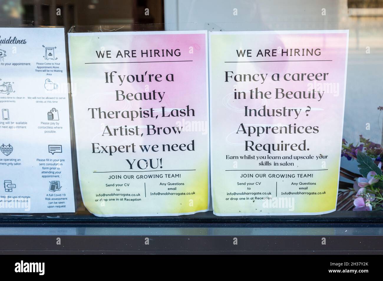Job vacancy notice in a beauty parlour shop, UK 2021 Stock Photo