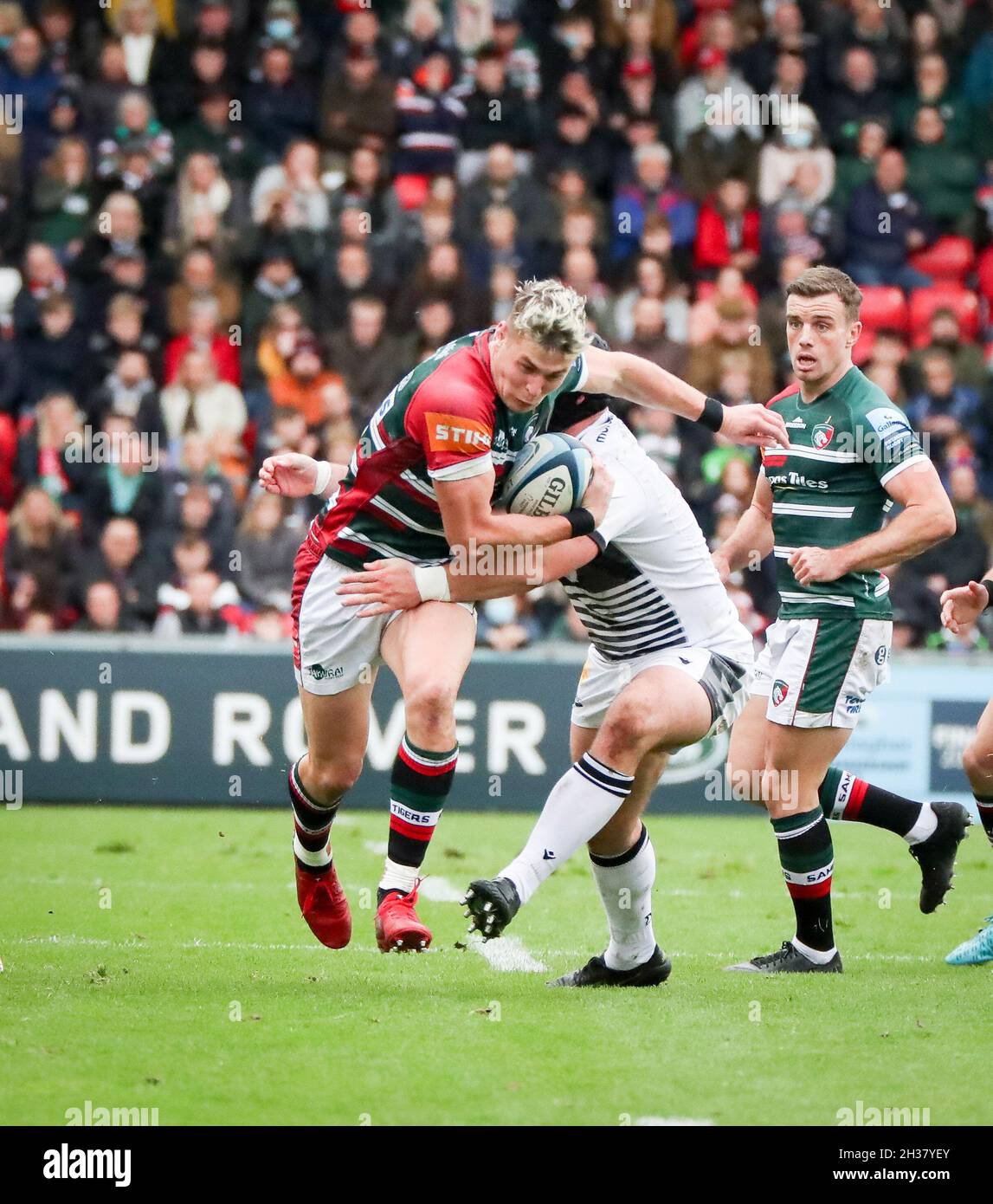 23 10 21 Leicester England Rugby Union Freddie Steward On The Charge For Tigers During The Gallagher Round 6 Match Played Between Leicester Tigers And Sale Sharks At The Mattioli Woods Welford Road Stadium
