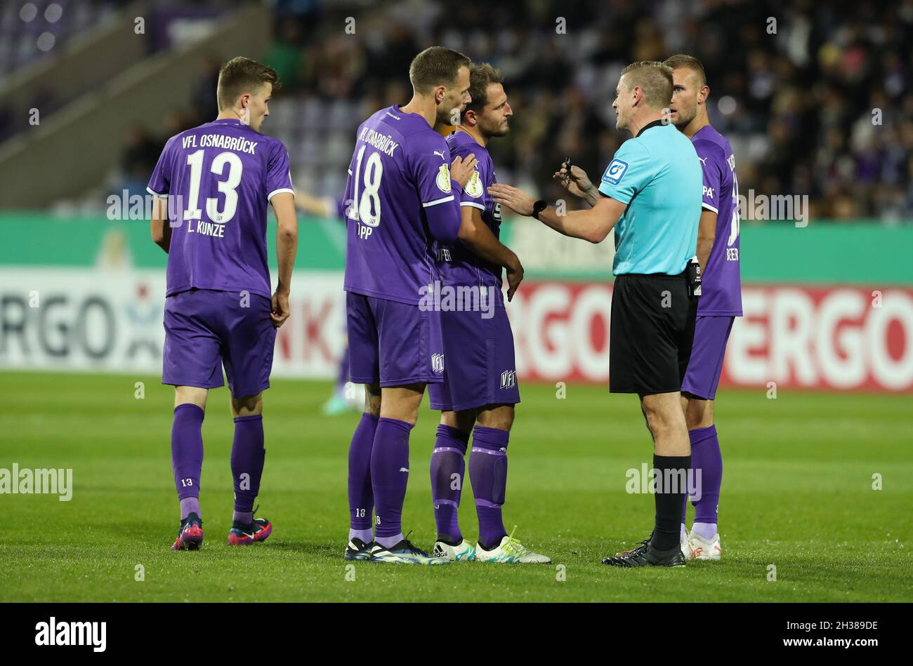 Page 446 - The Referee High Resolution Stock Photography and Images - Alamy