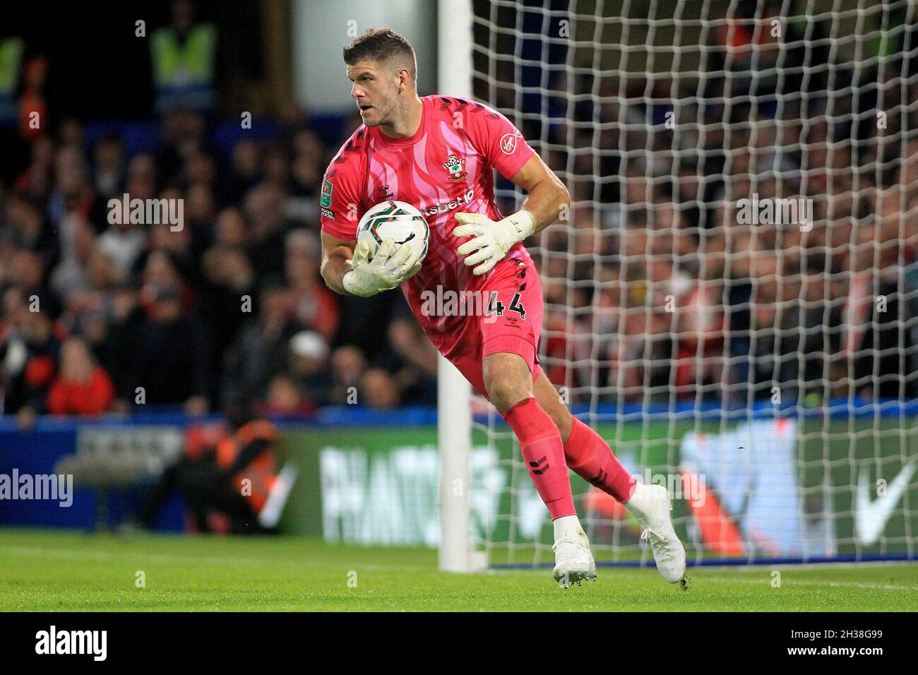 London, UK. 26th Oct, 2021. Fraser Forster of Southampton in action during the game. Carabao cup round of 16 match, Chelsea v Southampton at Stamford Bridge in London on Tuesday 26th October 2021. this image may only be used for Editorial purposes. Editorial use only, license required for commercial use. No use in betting, games or a single club/league/player publications. pic by Steffan Bowen/Andrew Orchard sports photography/Alamy Live news Credit: Andrew Orchard sports photography/Alamy Live News Stock Photo