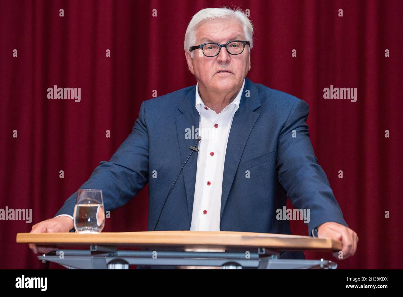 Frank-Walter Steinmeier redet beim Besuch des Planetarium in Berlin in 2016. Stock Photo