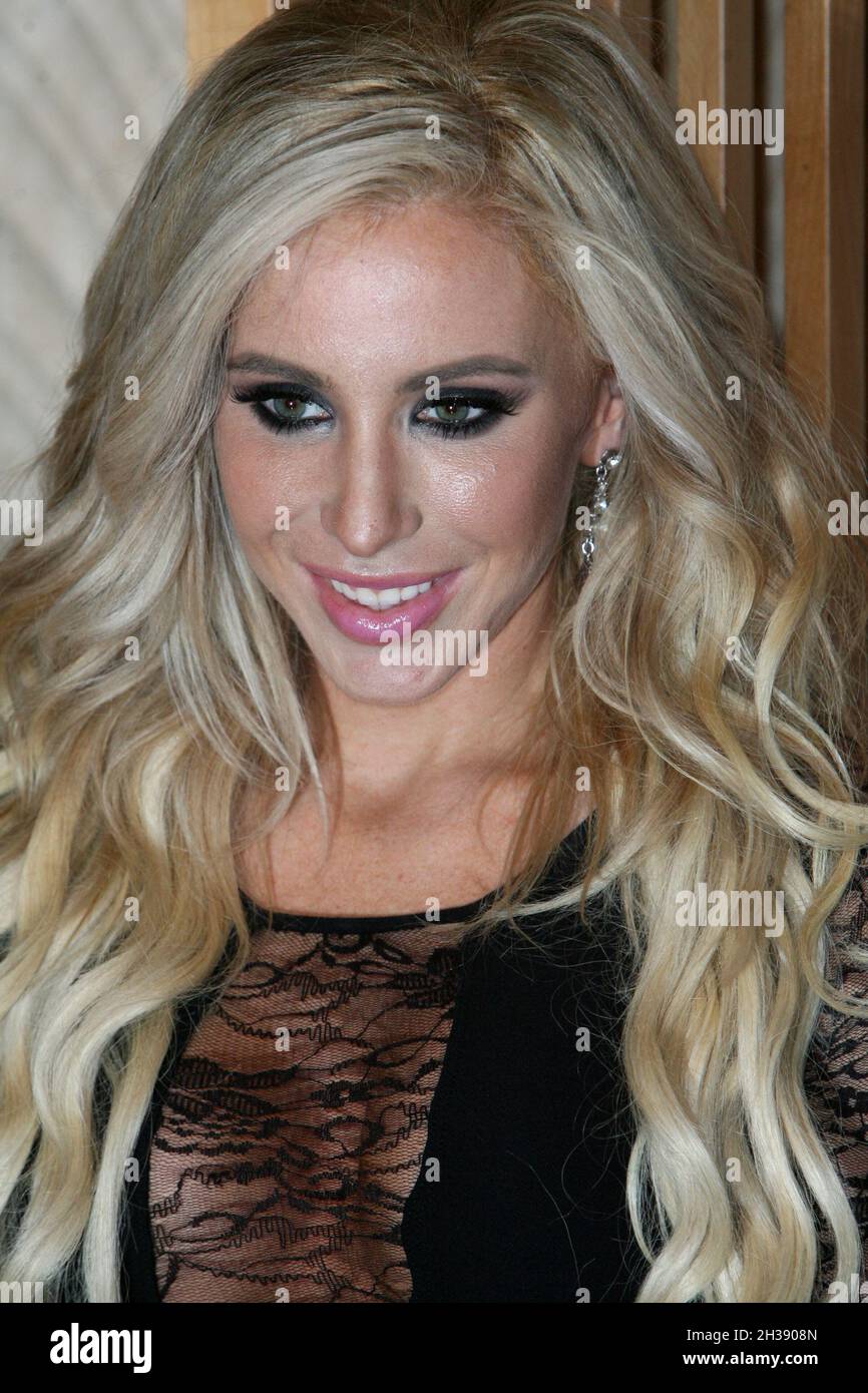 Revista playboy hi res stock photography and images Alamy