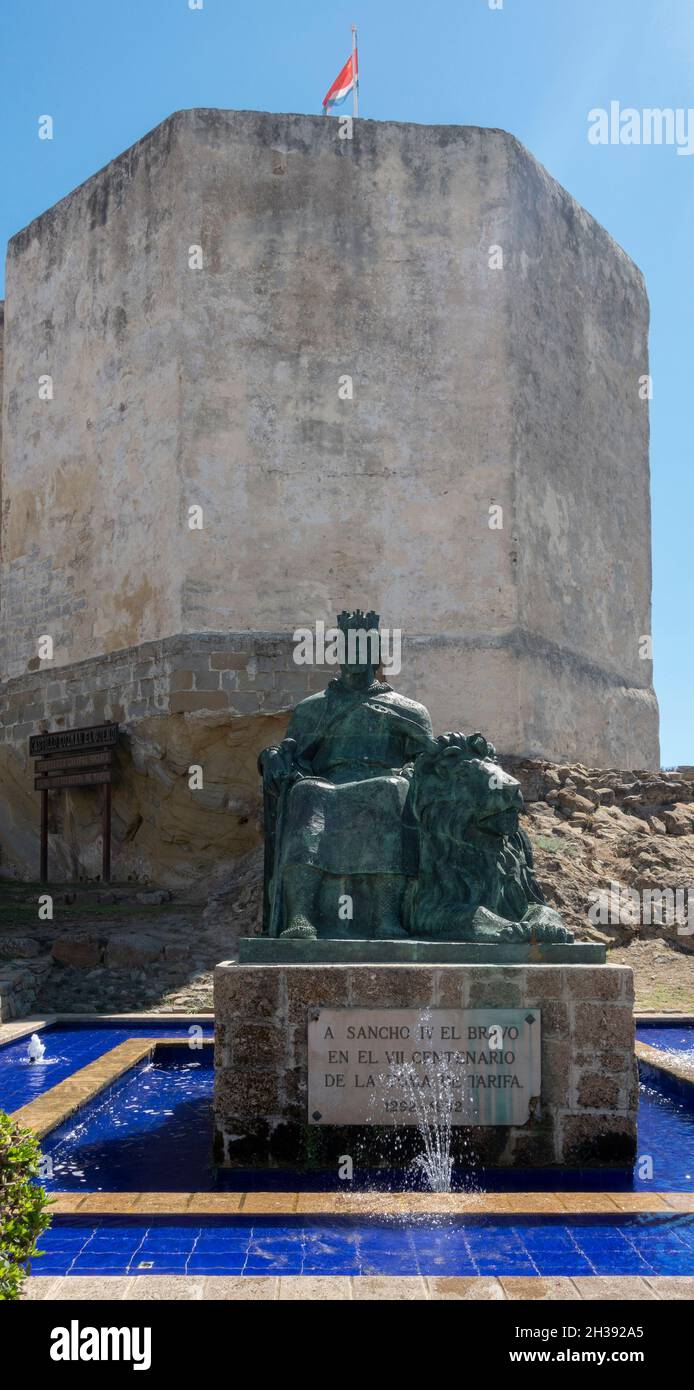 Bronze Statue of Sancho IV El Bravo, in front of the Castillo de Guzman el Bueno. Stock Photo