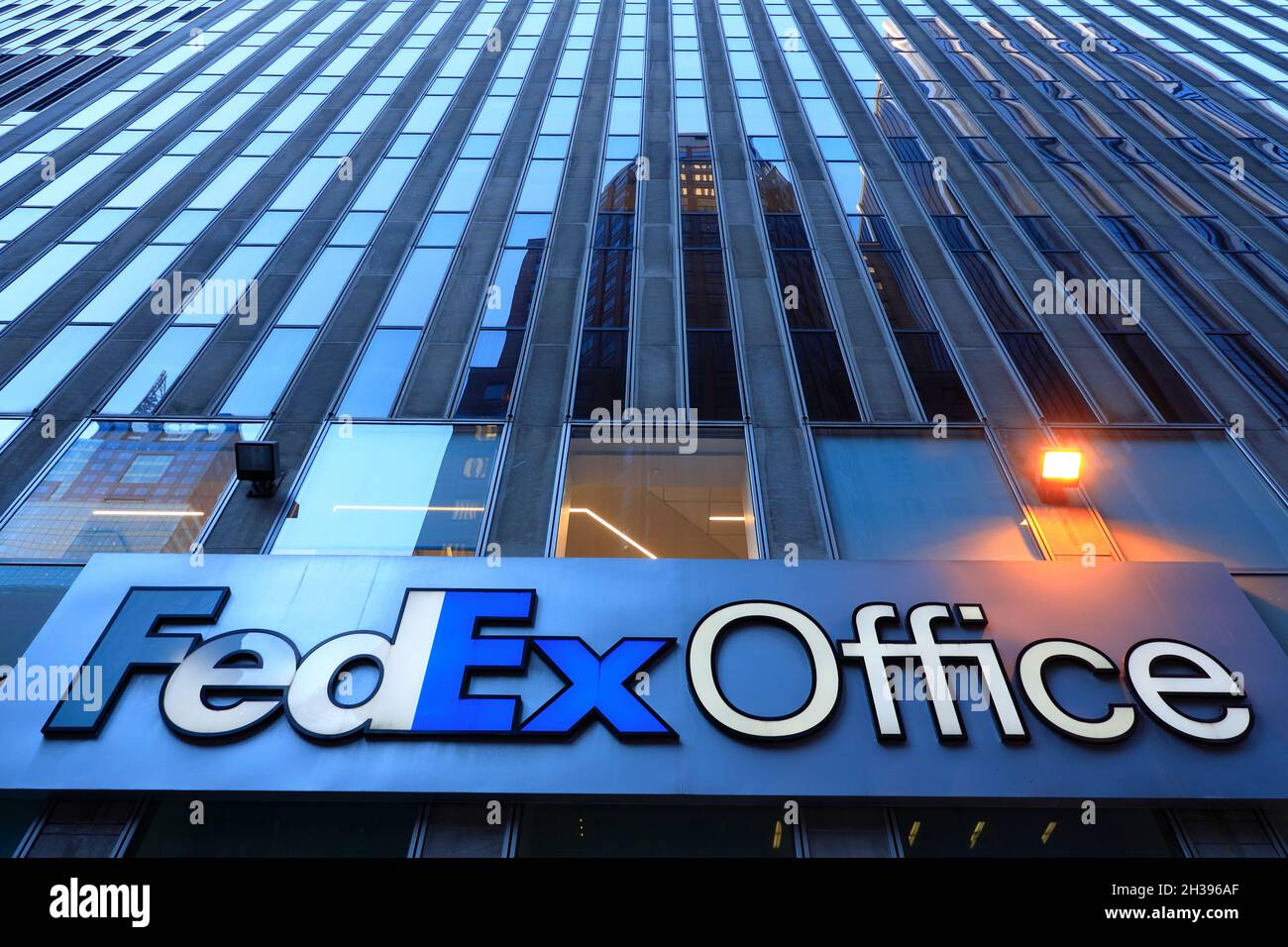 FedEx Office store in Midtown Manhattan.New York City.USA Stock Photo