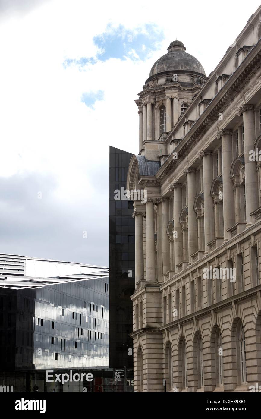 Old and new buildings at Pier Head, Liverpool Stock Photo