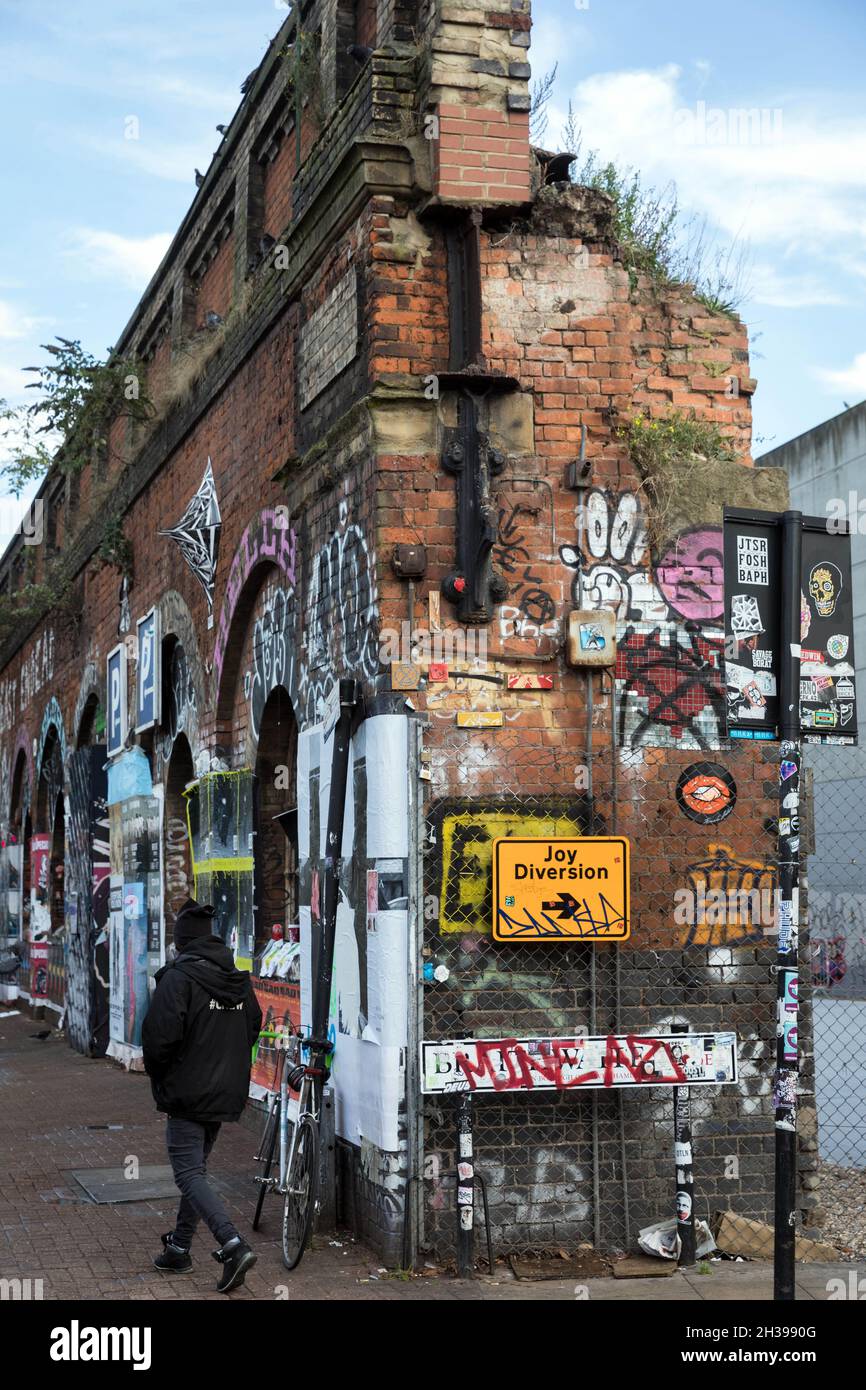 A street scene in Shoreditch, east London. Photo: Bob Smith Photography Stock Photo