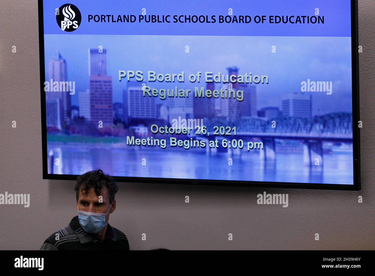 A Portland Public Schools (PPS) School Board meeting in Portland, Oregon on October 26, 2021was adjourned, and reconvened virtually, after people refused to wear masks, and it was taken over by a gathering of People's Rights activists, and anti-mask, anti-vaccine, and anti-mandate activists. (Photo by John Rudoff/Sipa USA) Credit: Sipa USA/Alamy Live News Stock Photo