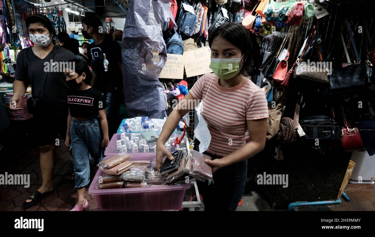 Young Lady Wearing Mask Chinatown Sampheng Lane Bangkok Thailand Stock Photo