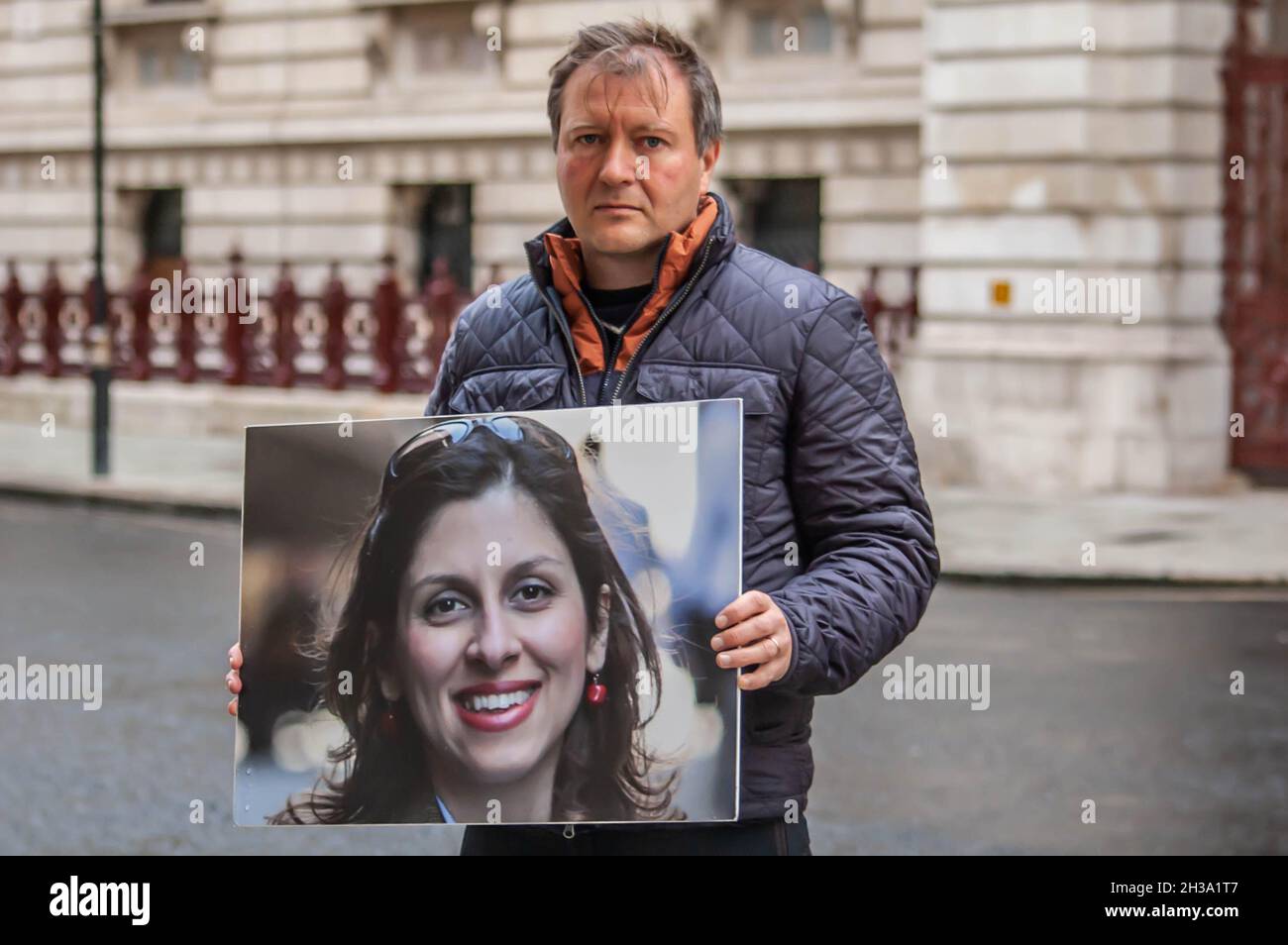 London, UK. 26th Oct, 2021. Richard Ratcliffe embarks on a hunger strike outside the Foreign Office in aid of his Free Nazanin campaign. Credit: Jessica Girvan/Alamy Live News Stock Photo