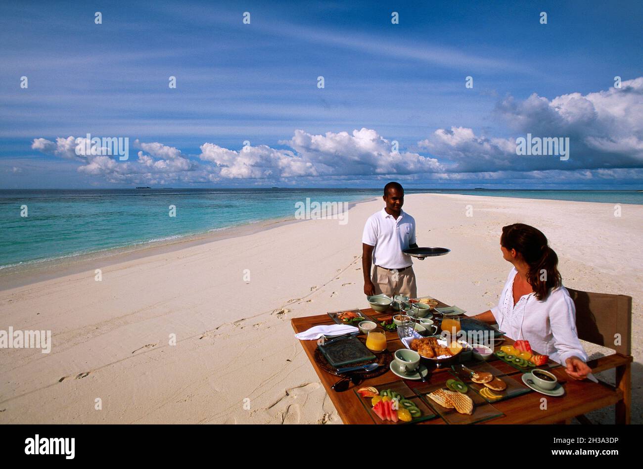 MALDIVES ARCHIPELAGO. ARI ATOLL. ARRIVAL ON THE ISLAND OF MADIVARU: PRIVATE ISLAND WITH LUXURY ACCOMMODATION IN TENT AND PRIVATE POOL (MANAGED BY BANY Stock Photo