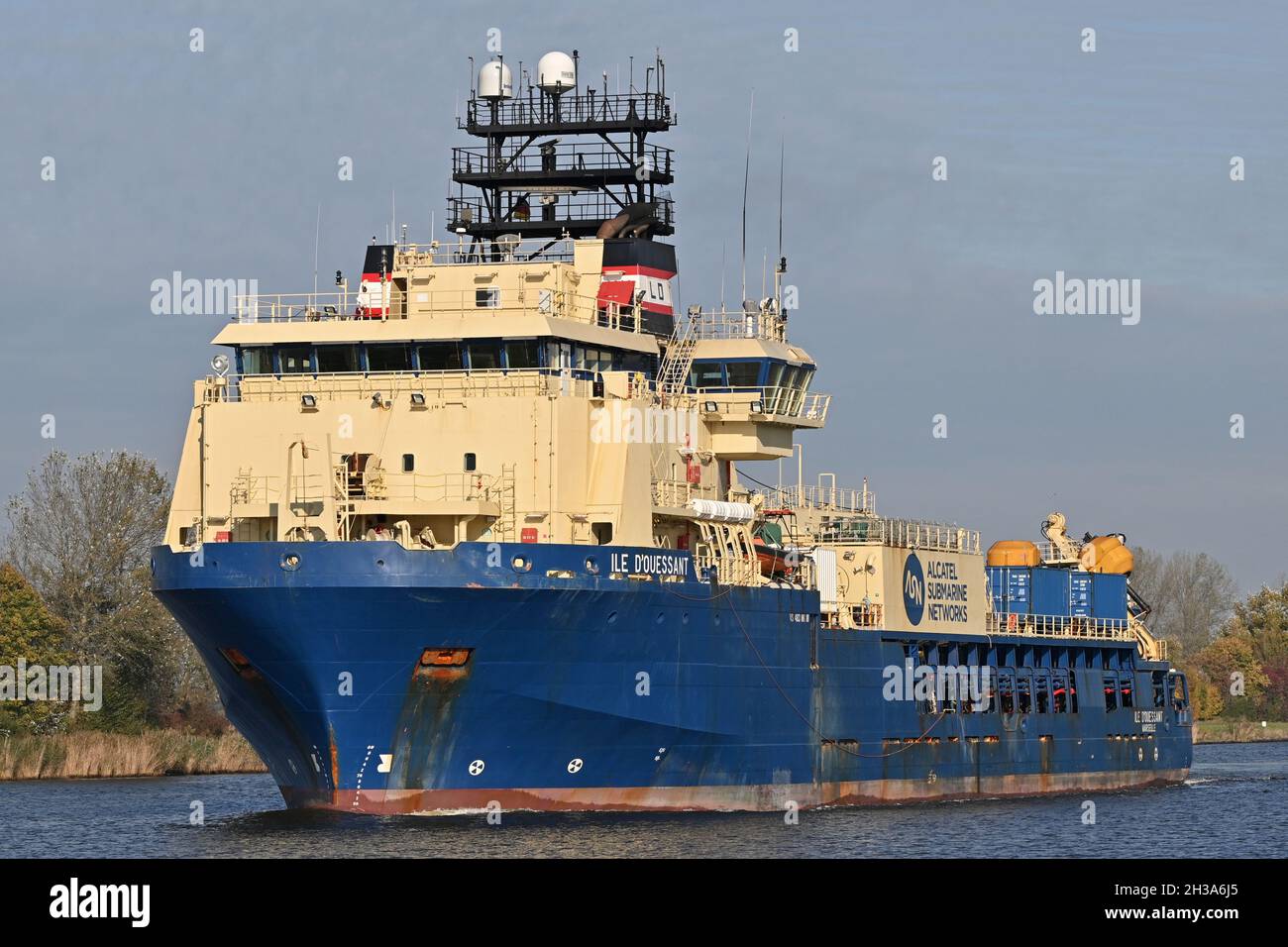 Cable Layer ILE D OUESSANT passing the Kiel Canal Stock Photo