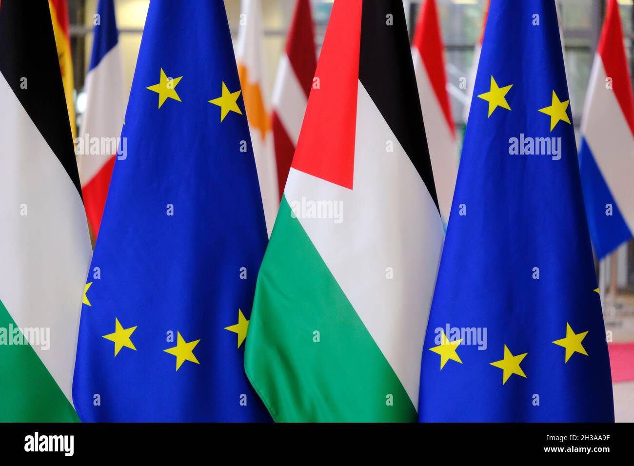 Brussels, Belgium. 27th Oct, 2021. Palestinian National flag and flag of European Union stand in European Council offices in Brussels, Belgium on Oct. 27, 2021 Credit: ALEXANDROS MICHAILIDIS/Alamy Live News Stock Photo