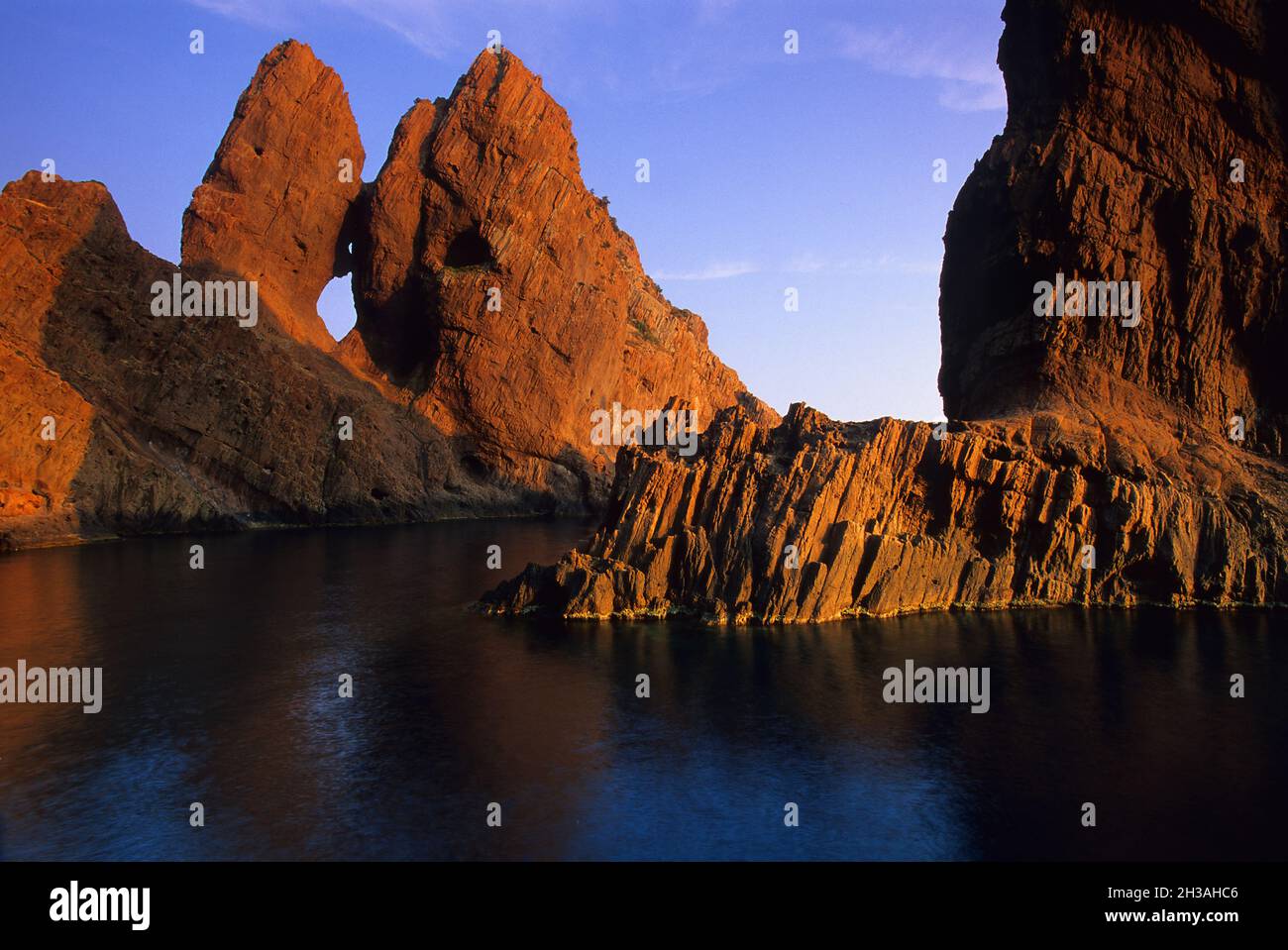 FRANCE. NORTH CORSICA (2B) NATURE RESERVE OF SCANDOLA BETWEEN CALVI, PORTO A GALERIA. SCANDOLA PENINSULA Stock Photo