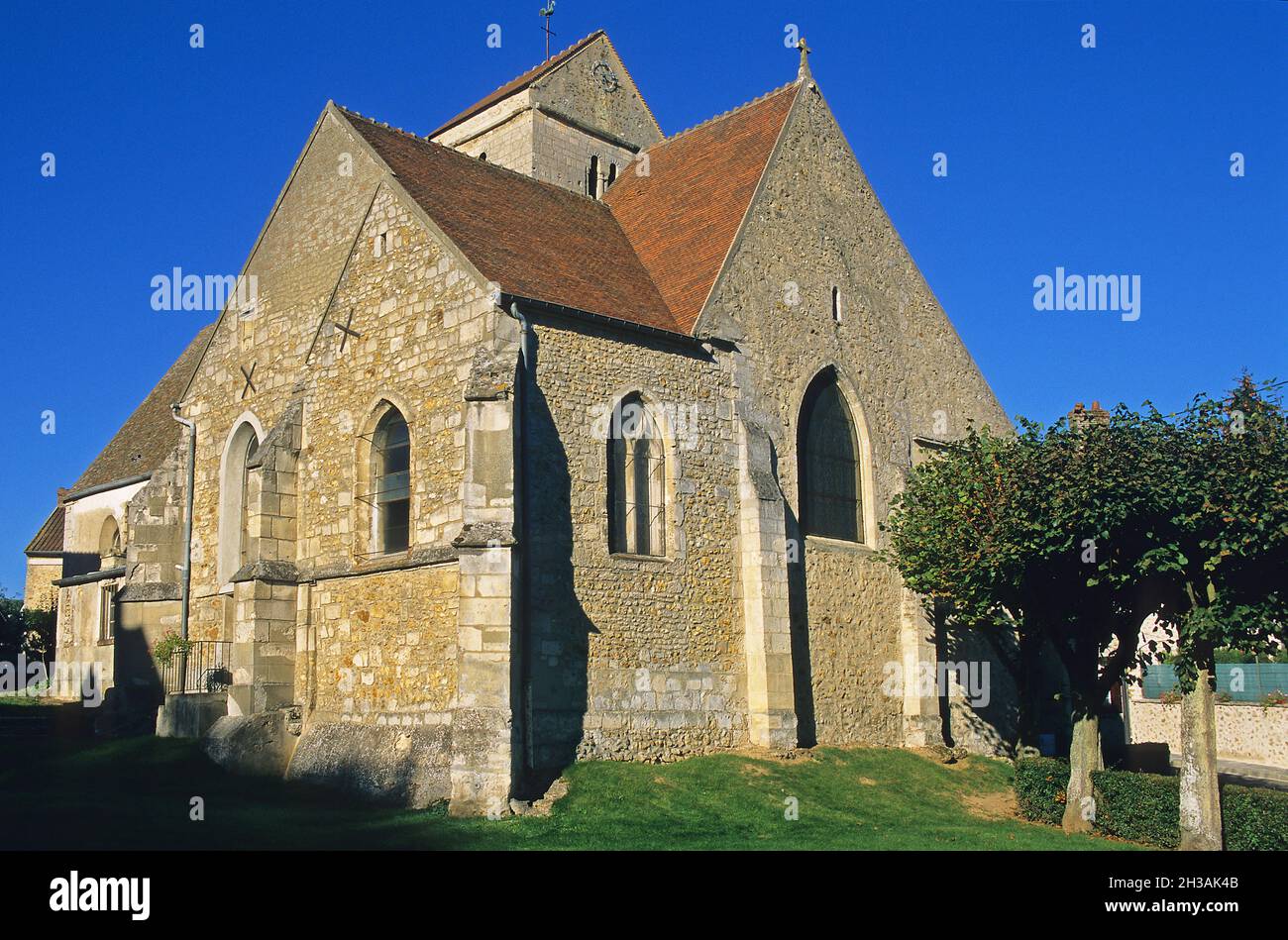 FRANCE. EURE (27) THE CHURCH OF THE VILLAGE OF ARTHIES Stock Photo