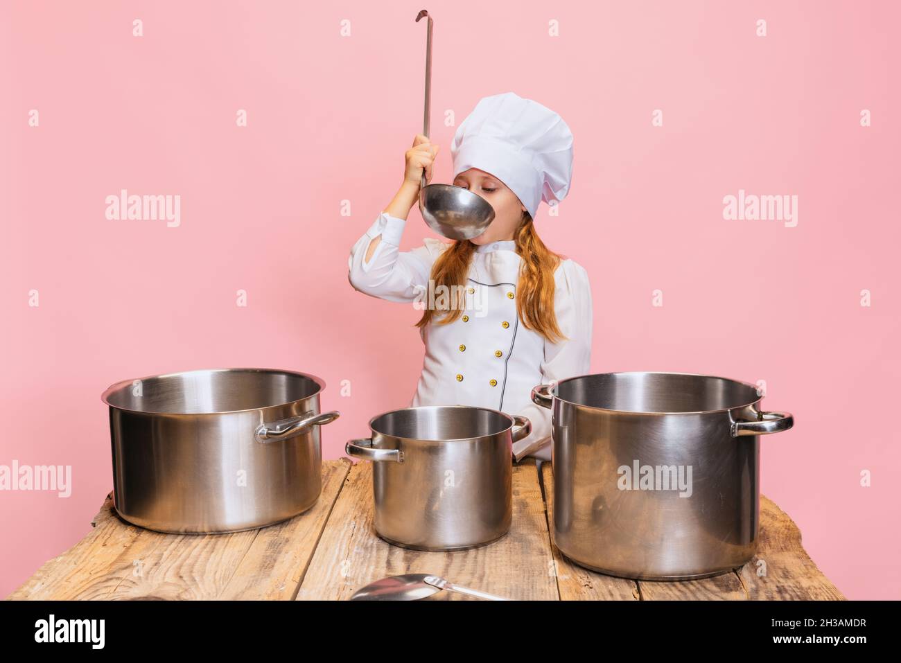 Big white chefs hat High Resolution 
