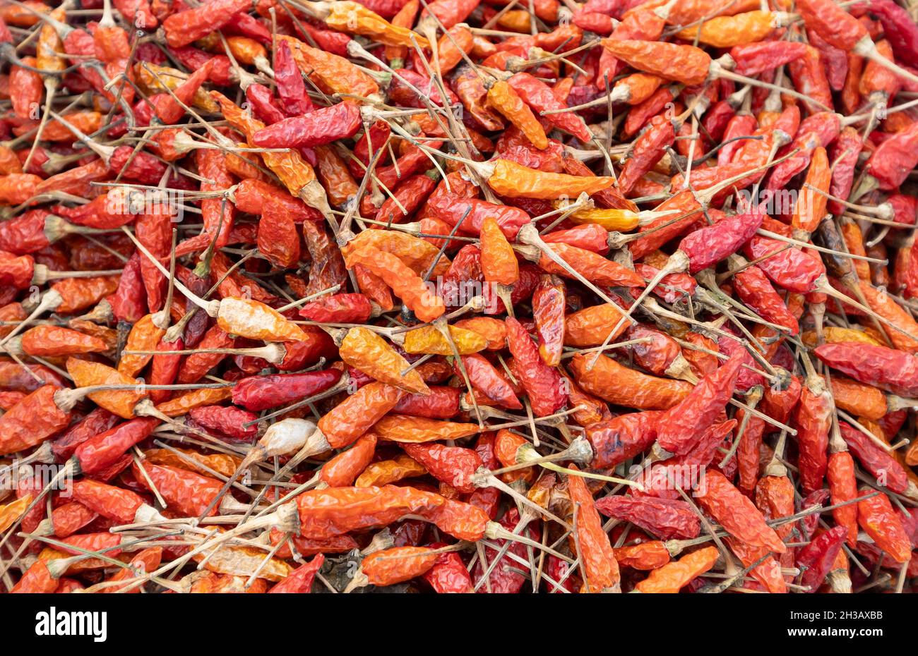 Pile chilli hi-res stock photography and images - Alamy