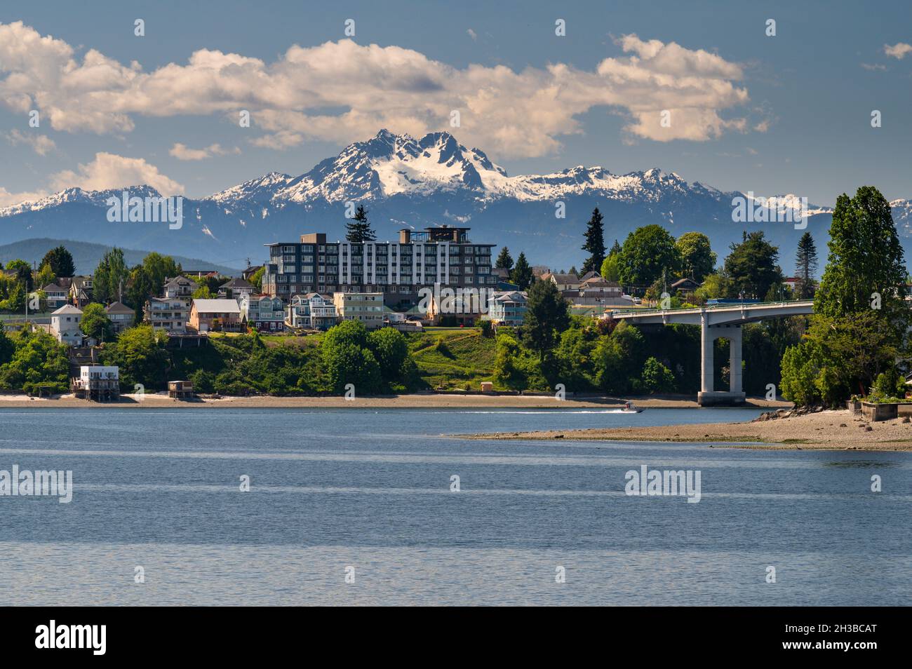 Bremerton Washington Waterfront With Olympic Mountain View Stock Photo Alamy