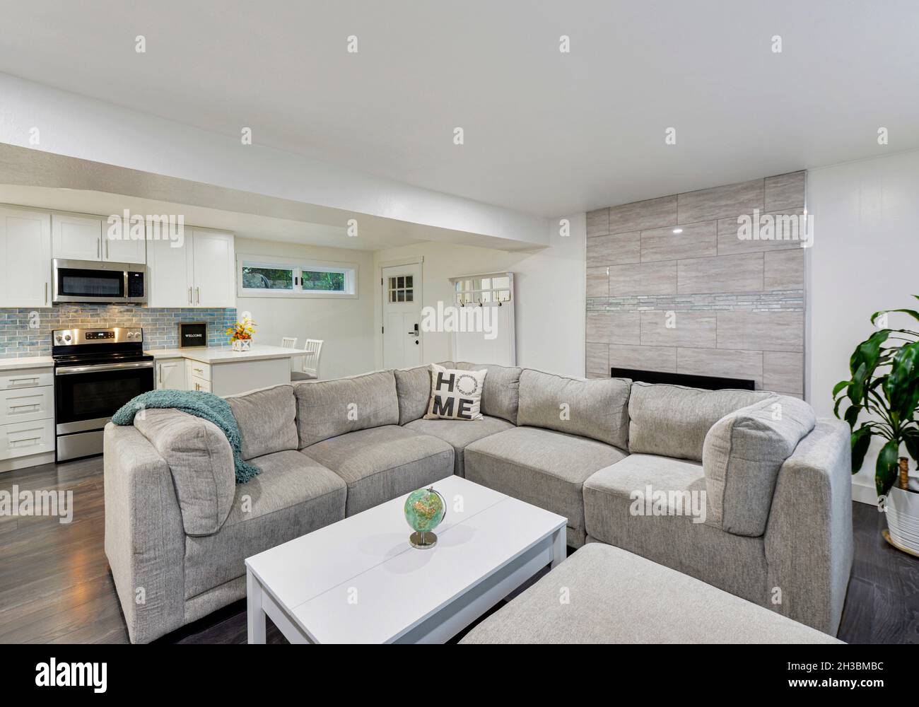 Interior design modern living room hi-res stock photography and images ...