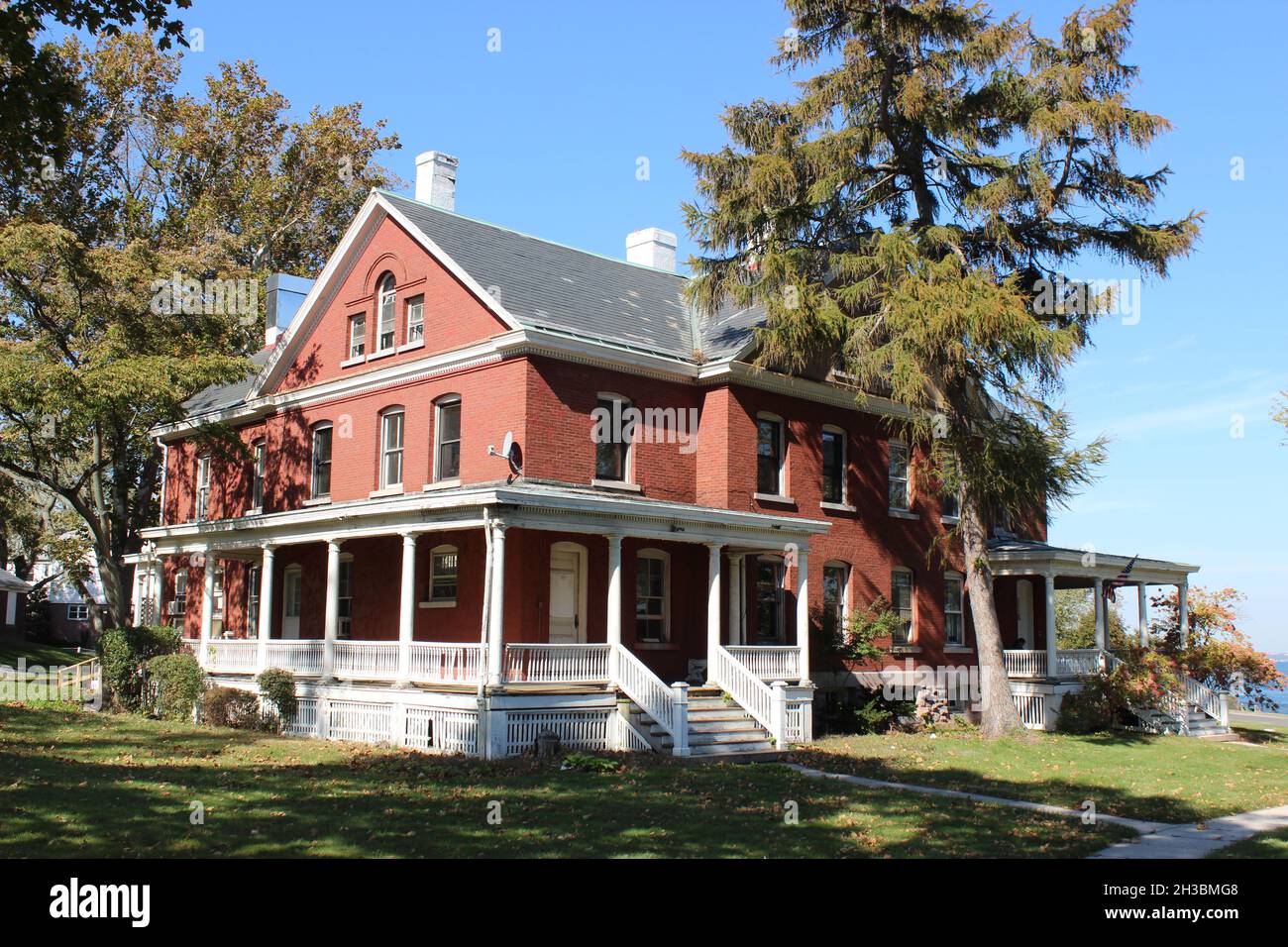 Captain's Quarters, Fort Totten, Willets Point, Bayside, Queens, New York Stock Photo Alamy