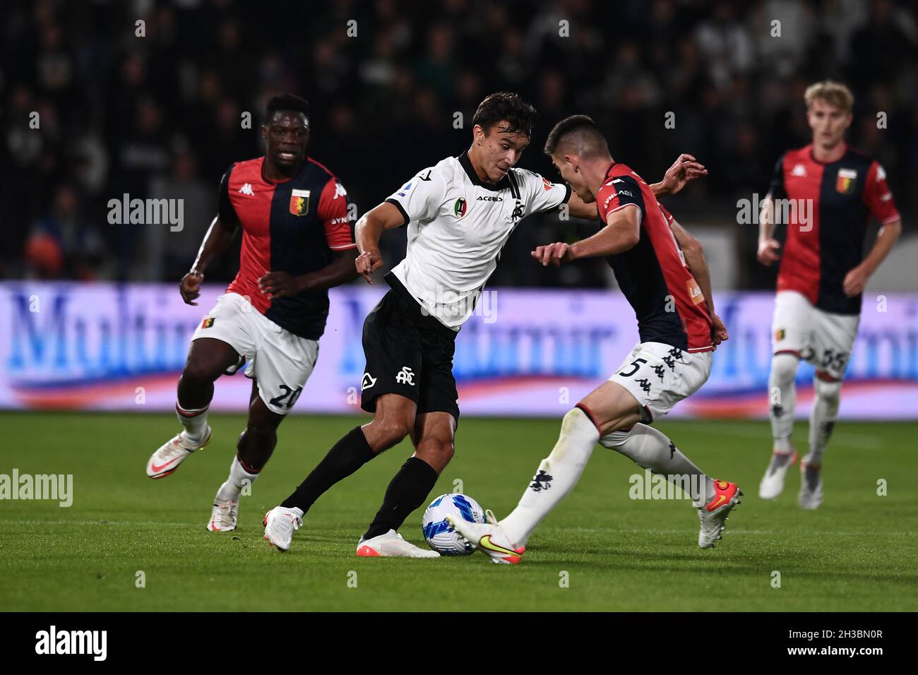 Caleb Ekuban (Genoa)David Strelec (Spezia)Johan Vasquez (Genoa) during the  Italian 