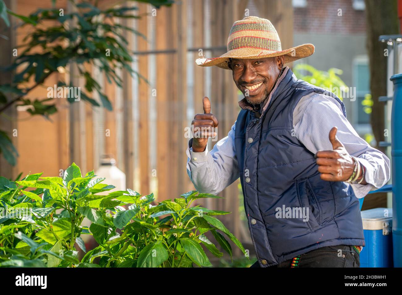 Farmer hat thumbs up hi res stock photography and images Alamy
