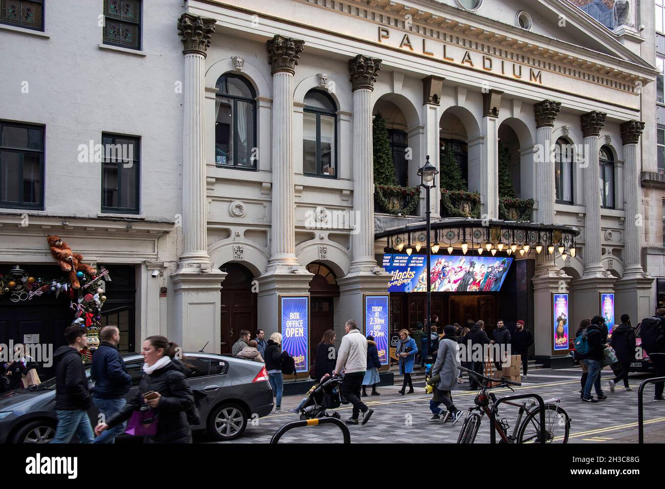 London Palladium Exterior Hi res Stock Photography And Images Alamy london-palladium-exterior-hi-res-stock-photography-and-images-alamy