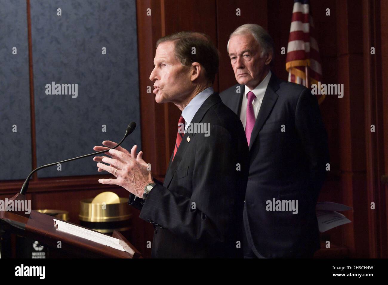 Washington, United States. 27th Oct, 2021. US Senator Richard Blumenthal (D-CT) speaks during a press conference about Online Privacy Protection Act at SVC/Capitol Hill. Credit: SOPA Images Limited/Alamy Live News Stock Photo